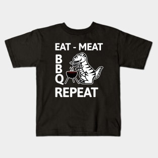 EAT-MEAT-BBQ-REPEAT | Grill master T-Rex Kids T-Shirt